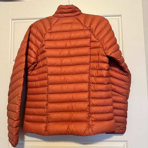 Women’s Patagonia Down Sweater Jacket Size Medium - Picture 4 of 6